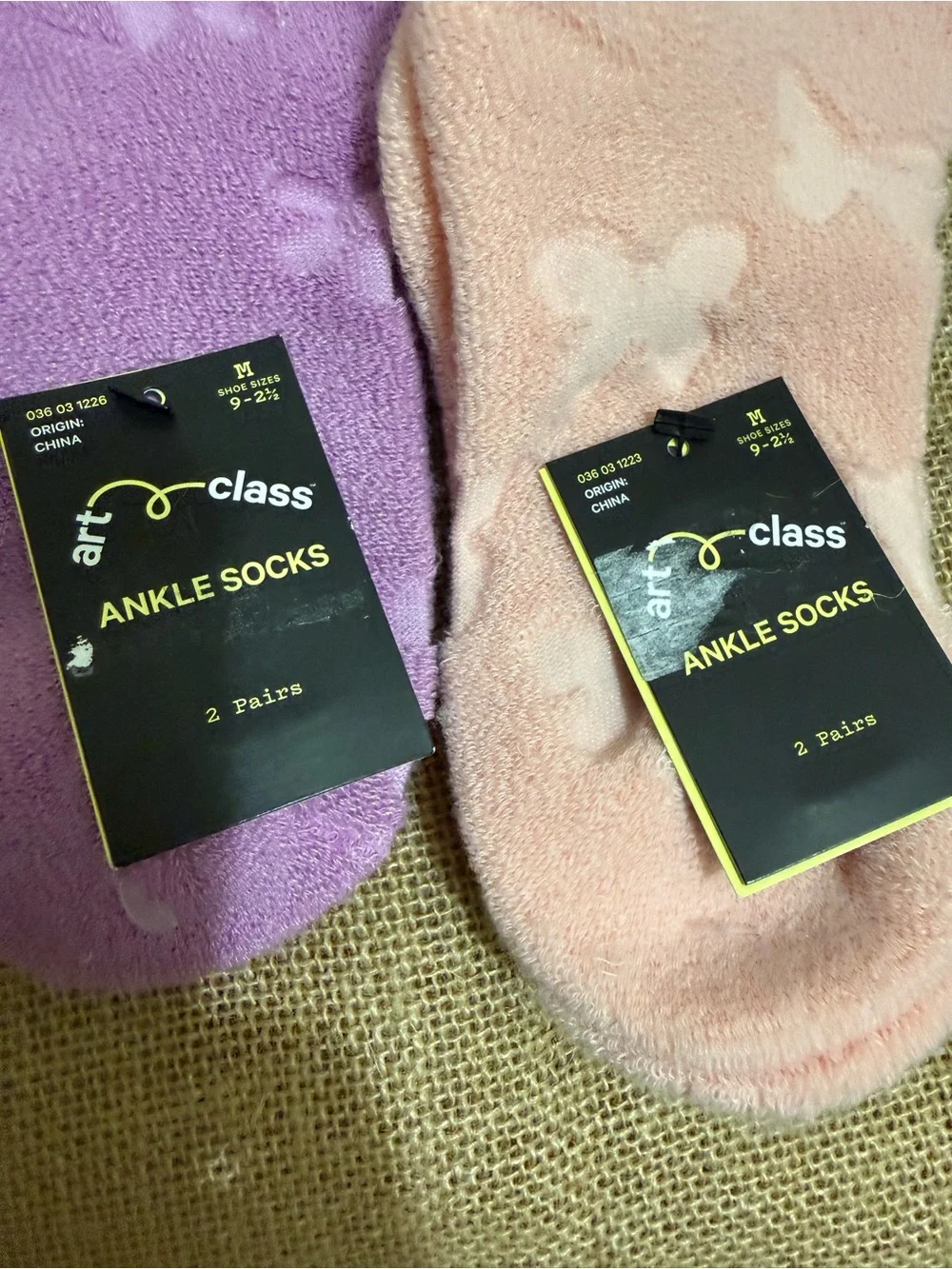 Cozy Butterfly Ankle Socks —4 PairsTotal (Pair Set)